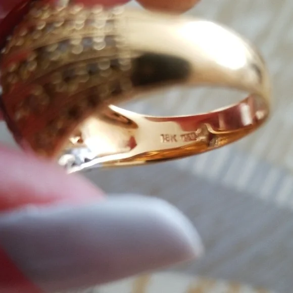 18kt Gold Diamond Ring - Picture 4 of 5